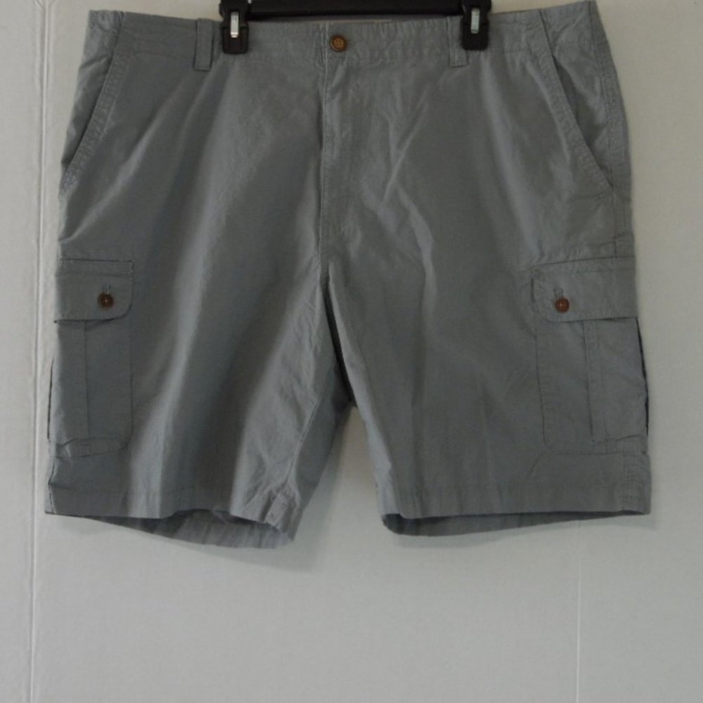 G. H. Bass & Co. Cargo Shorts Size 44W
